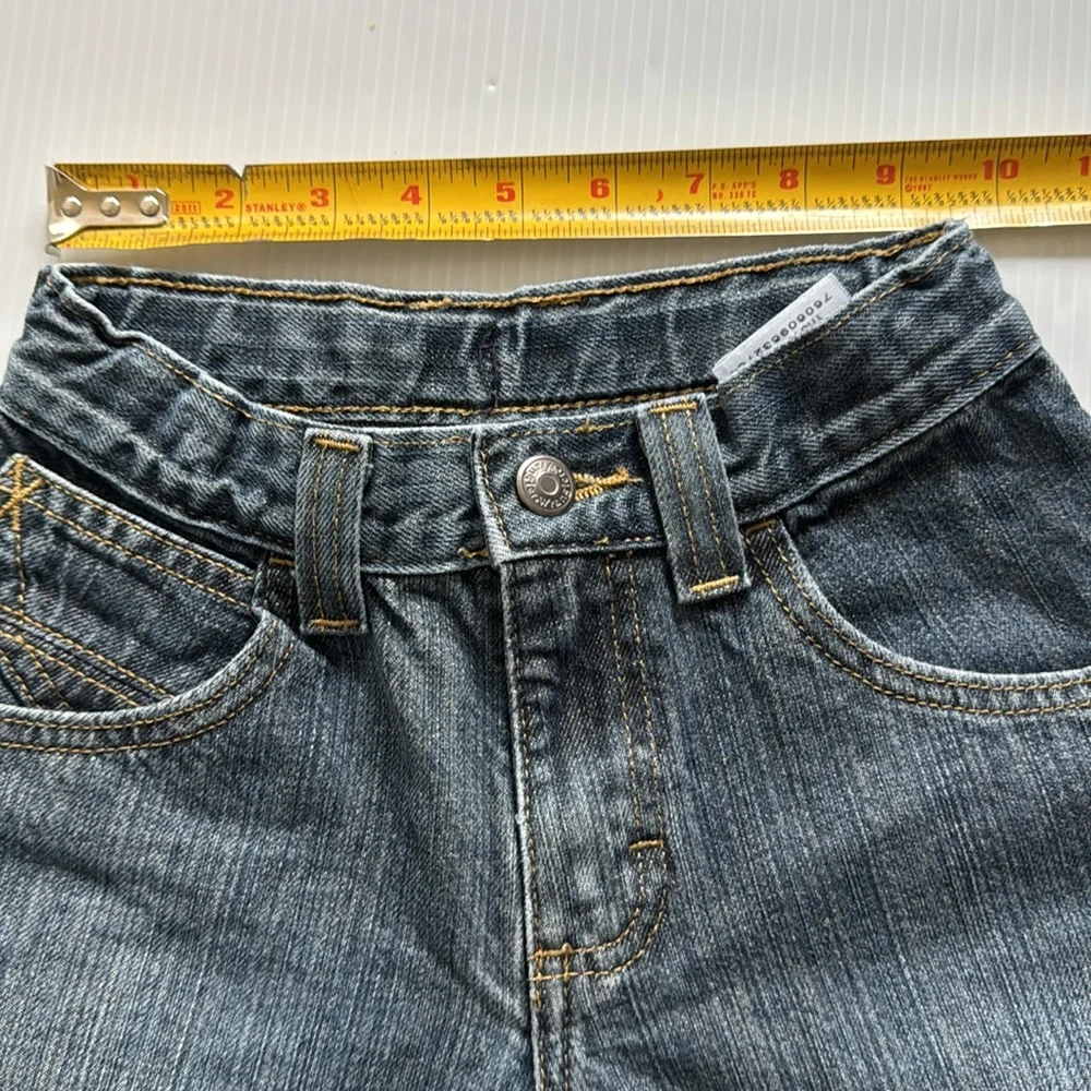 Wrangler 100% cotton, 5 pockets jeans.  Boys size 10 slim